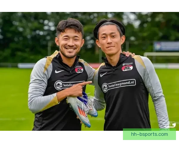 菅原由势正式加盟英超南安普顿开启新赛季征程